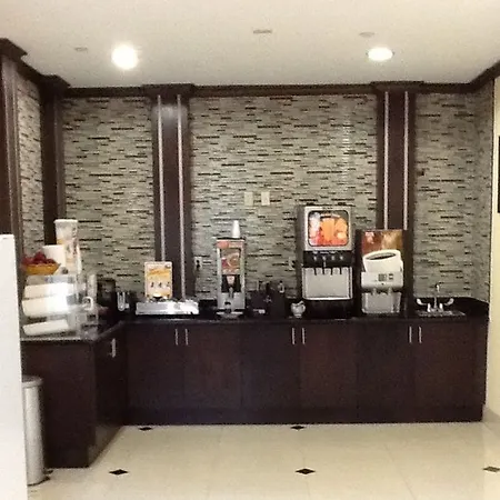 Muskogee Inn And Suites 